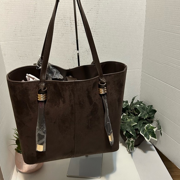 Elegant Brown Tote Bag - Picture 2 of 12